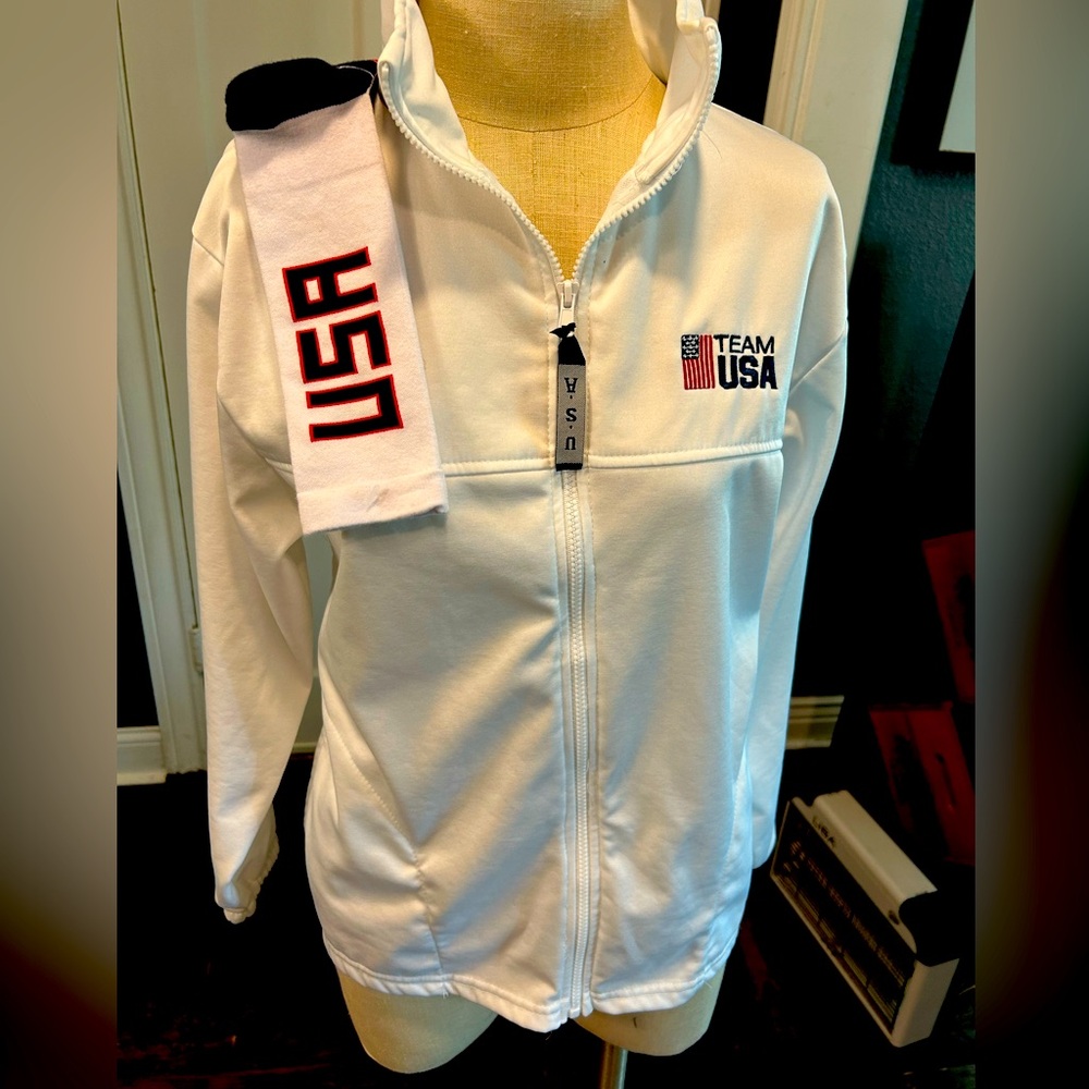 USA Olympic jacket and socks, new. Jacket m, socks, L.